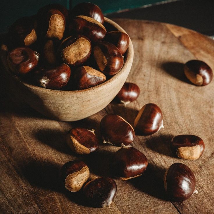 Lumânare Chestnut Bookworm - Castane glazurate, Ciuperci brune, Nuci verzi 200g