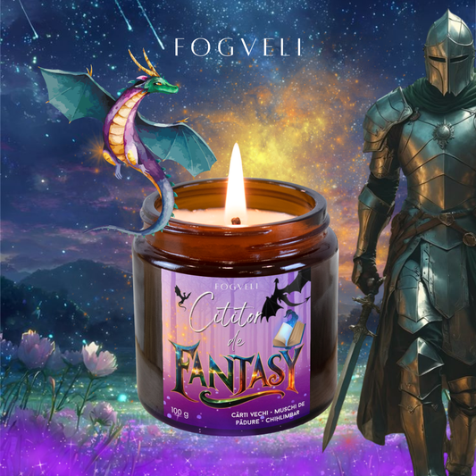 Lumânare Cititor de Fantasy 🦄 - Vanilie, Piele, Foi de cărți, Mușchi