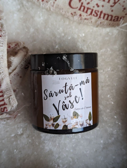 Lumânare Sărută-mă sub vâsc! - Pin, Flori de Tei, Ardei roșu, Cuișoare, Lemn de santal